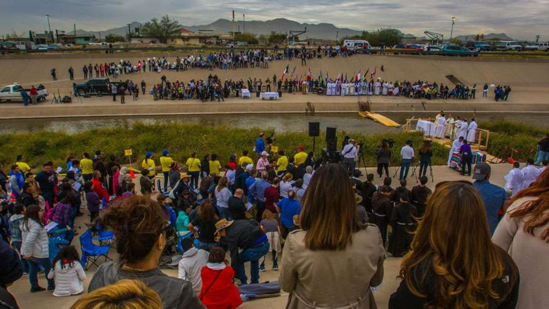 FOTO En la celebración también participaron migrantes que se encuentran refugiados en la Casa del Migrante de Ciudad Juárez, 2 de noviembre de 2019 (Foto: Joe Najera / Diócesis de El Paso.)
