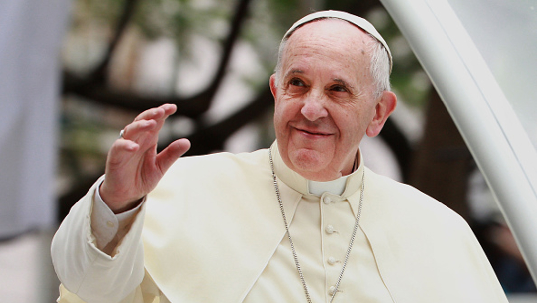 Papa Francisco compara con Hitler a quienes atacan a homosexuales
