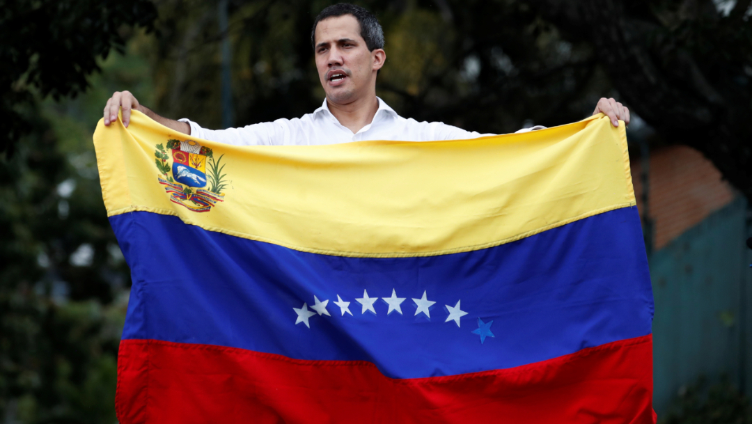 Imagen: Venezuela atraviesa por la mayor crisis política de su historia moderna desde enero pasado, cuando Maduro juró un nuevo mandato de 6 años que no reconocen la oposición, 17 de noviembre de 2019 (Reuters)