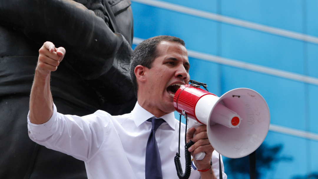 Juan Guaidó pide seguir en las calles contra Maduro, llama a nueva manifestación