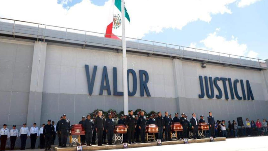 Indemnizan a familias de policías a mes y medio de su muerte en Oaxaca