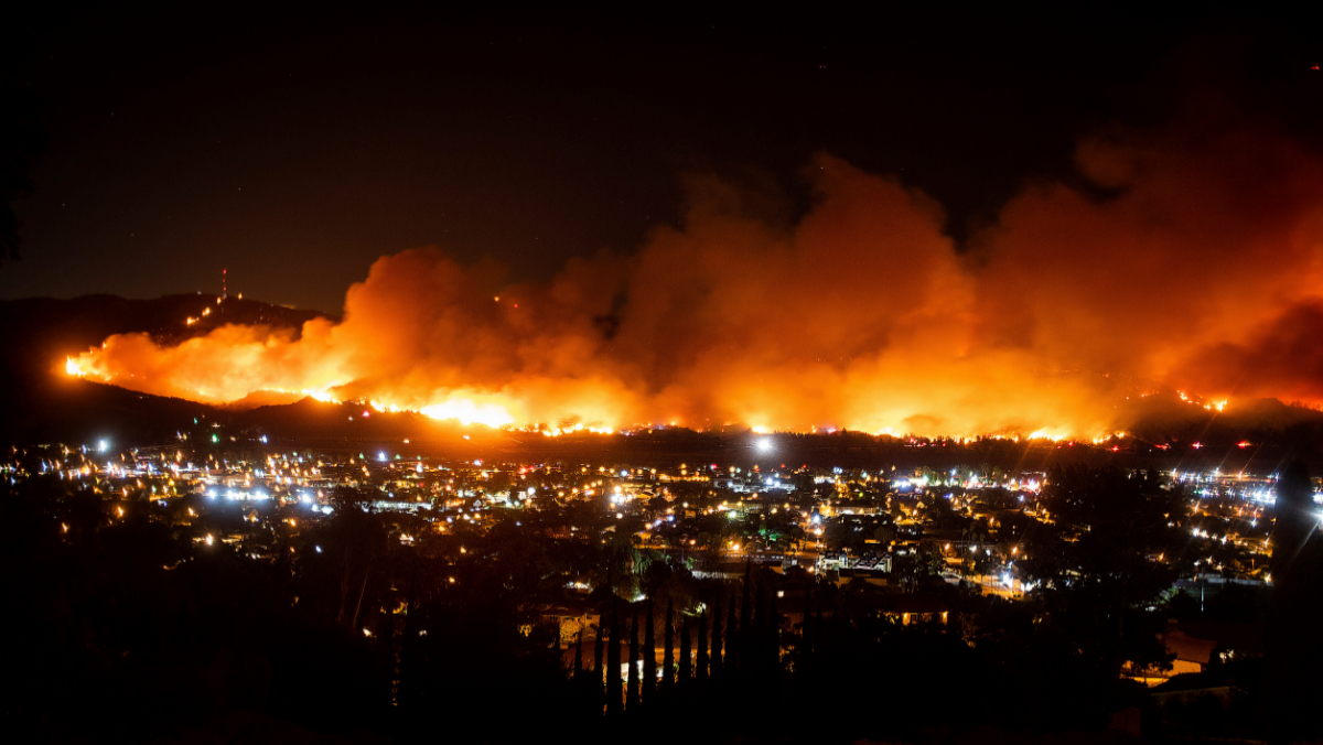 Incendio en Santa Paula, California. 