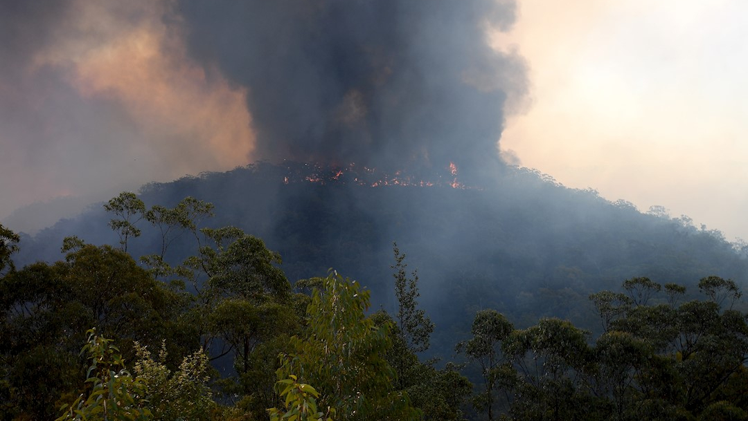 Helicóptero se estrella en Australia en medio de emergencia por incendio