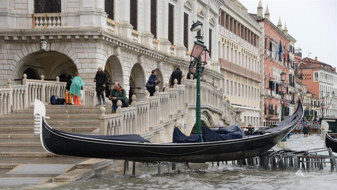 Foto: Ya desde el otoño de 2020 se prevén las primeras pruebas con la llegada de las "aguas altas" y la intención es dotar a Venecia de esta barrera protectora desde 2021, 13 de noviembre de 2019 (EFE)