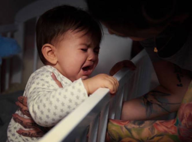 FOTO 5 errores que impiden que el bebé duerma