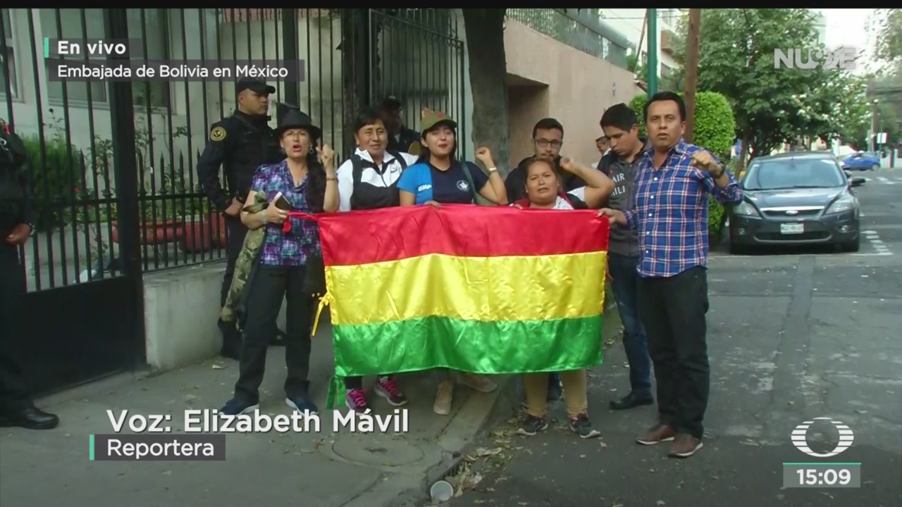 FOTO: Manifestación Apoyo Evo Morales Afuera Embajada Bolivia México