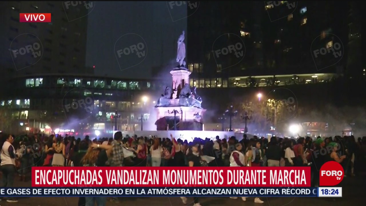 Foto: Manifestantes ingresan Monumento Colón