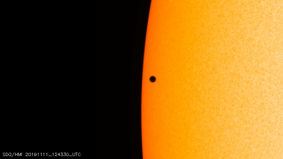 FOTO Mercurio transita frente al Sol (Data courtesy of NASA/SDO, HMI, and AIA science teams)