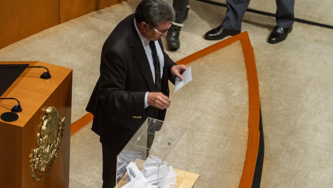 Monreal rechaza haber emitido voto doble a favor de Rosario Piedra Ibarra