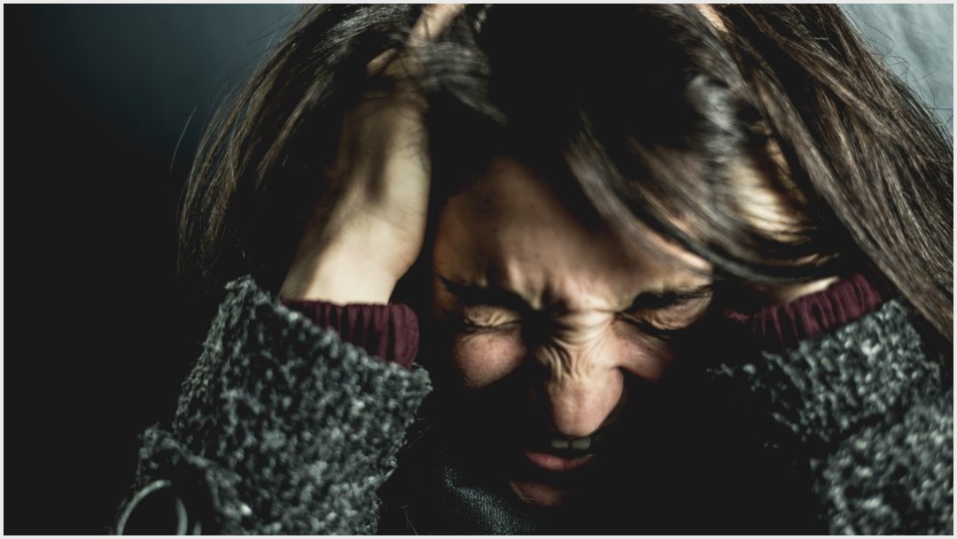 Imagen: Mujer fallece tras intenso dolor de cabeza, 16 de noviembre de 2019 (pexels)