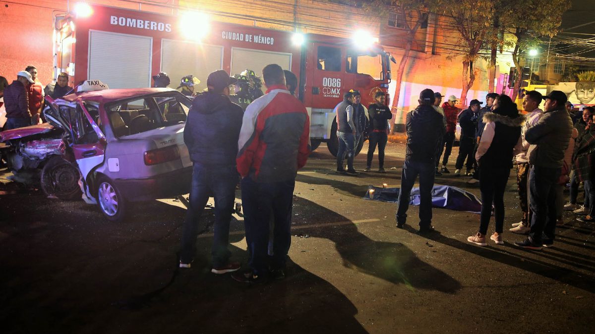 Choque entre taxi y auto en Santa Fe deja un muerto y 5 heridos