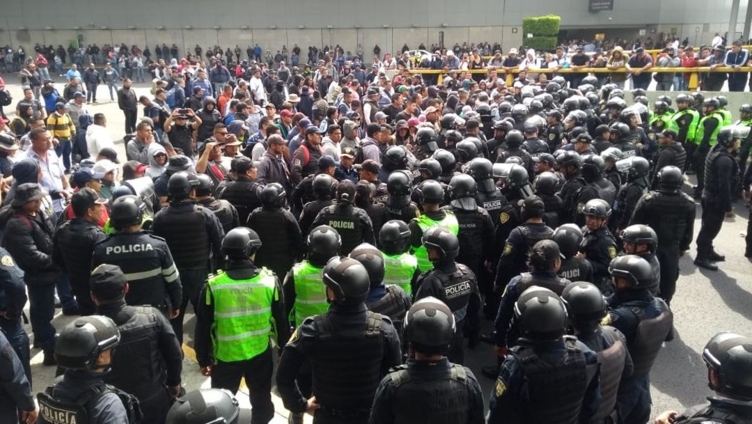 Foto: Al menos 32 policías capitalinos resultaron lesionados tras el enfrentamiento con federales en el AICM, el 12 de noviembre de 2019 (Samuel Servín)