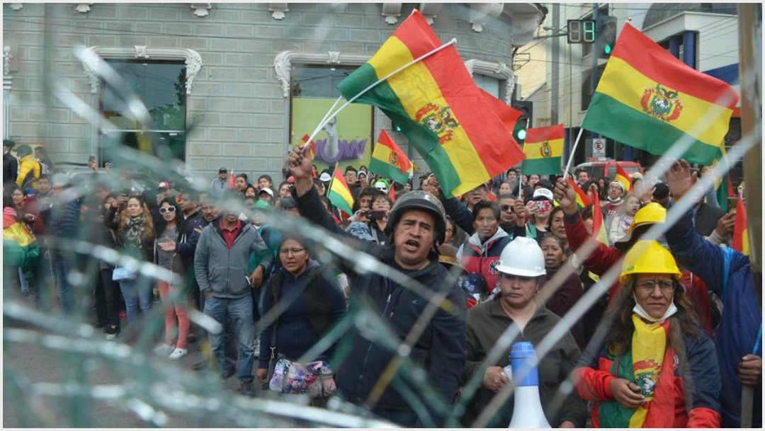 Foto: Protestas contra Evo Morales en Bolivia, 10 de noviembre de 2019 (EFE)