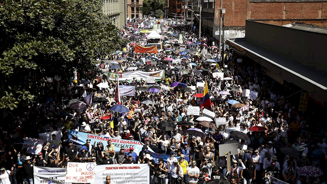 Foto: Miles de personas protestan durante el Paro Nacional este jueves en Bogotá, 21 noviembre 2019