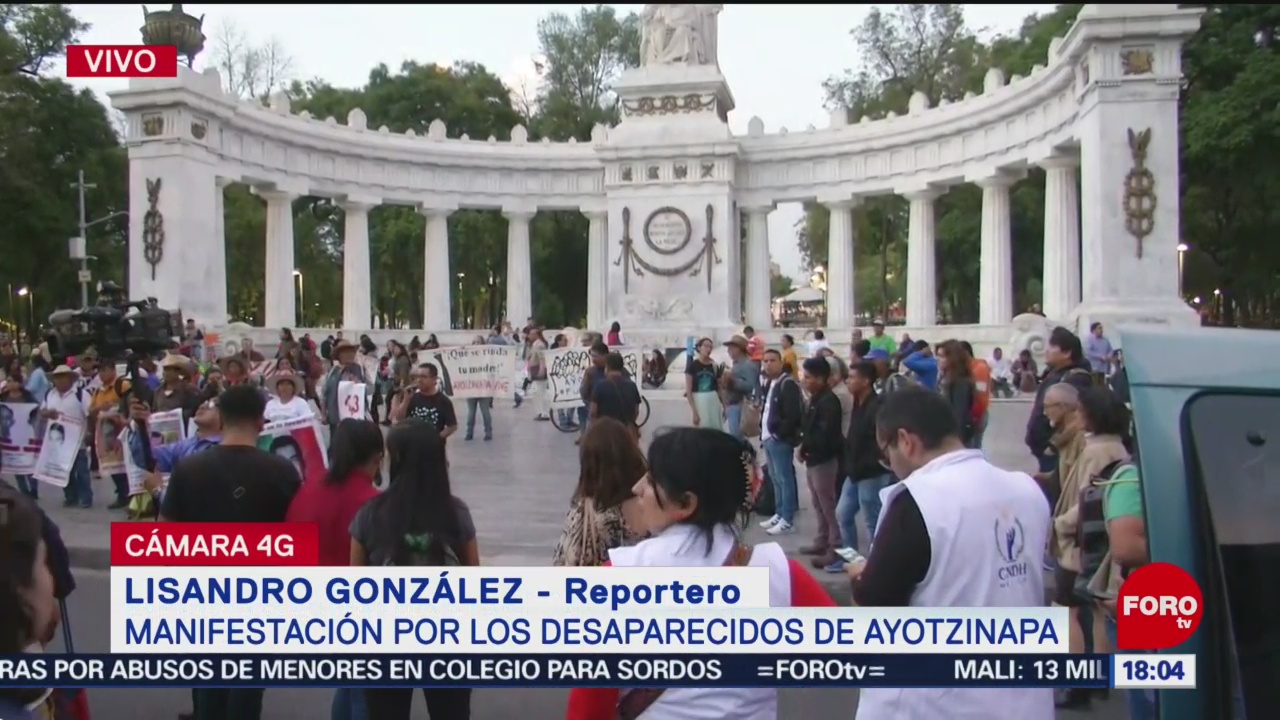FOTO: Realizan pase lista desaparecidos Ayotzinapa