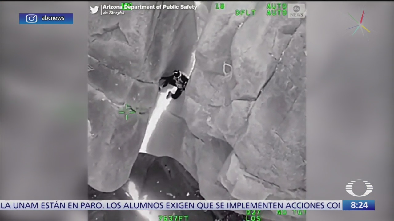 Rescatan a hombre de estrecha grieta en acantilado de Arizona