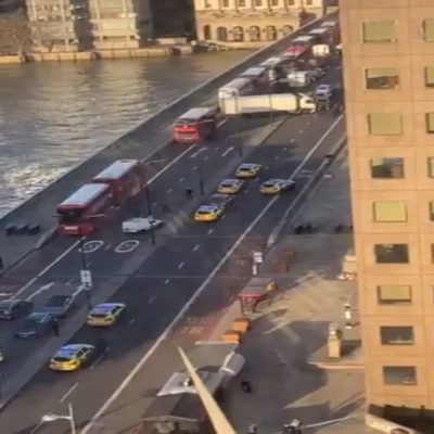 Policía disparó a sujeto que realizó ataque con cuchillo en Puente de Londres