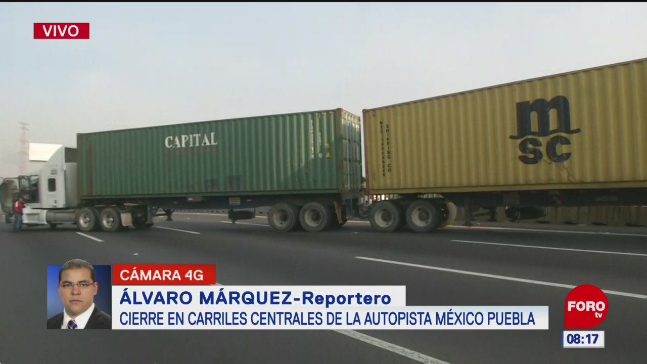 Tráiler bloquea la carretera México-Puebla