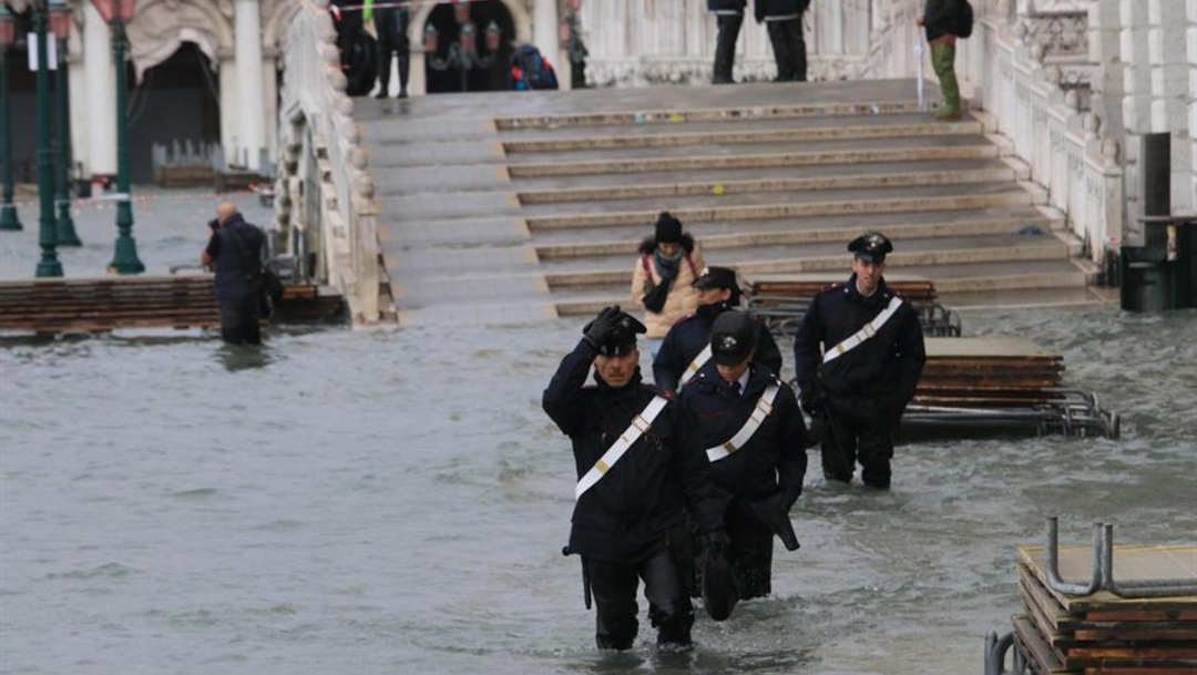 Venecia en alerta, marea podría subir hasta 1.60 metros