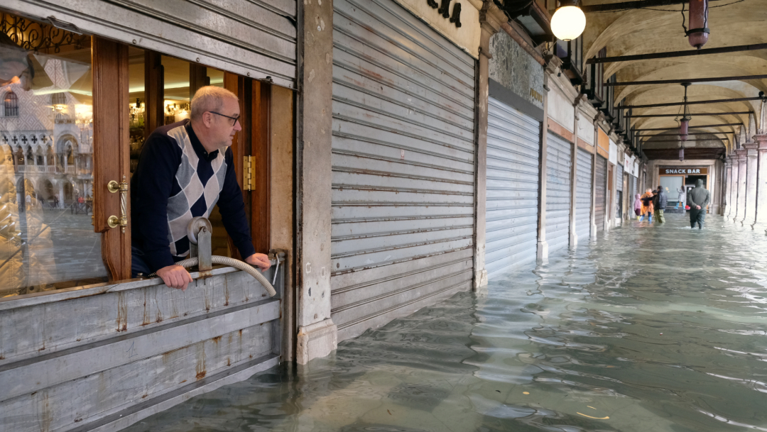 Venecia en emergencia por inundación y la marea sigue creciendo