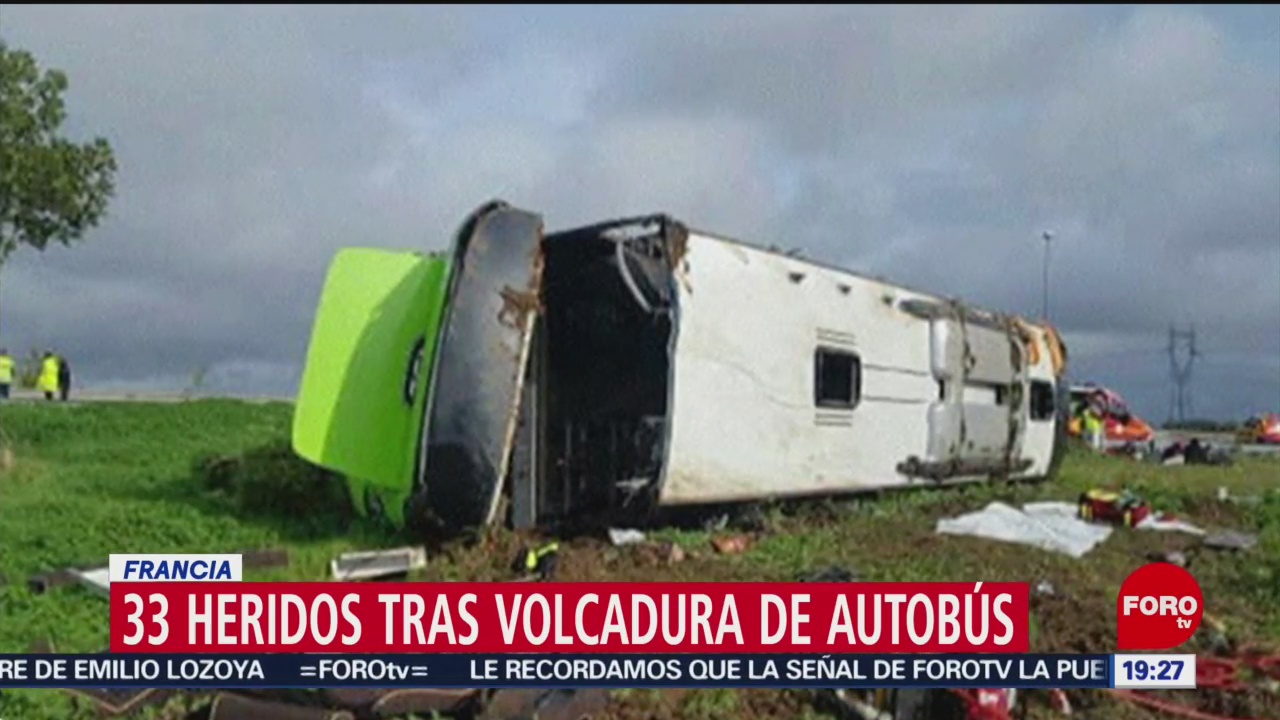 FOTO: Volcadura autobús deja 33 heridos Francia