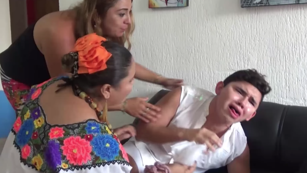 Foto Hospitalizan a youtuber mexicano por comerse dos chiles habaneros en vivo 15 noviembre 2019