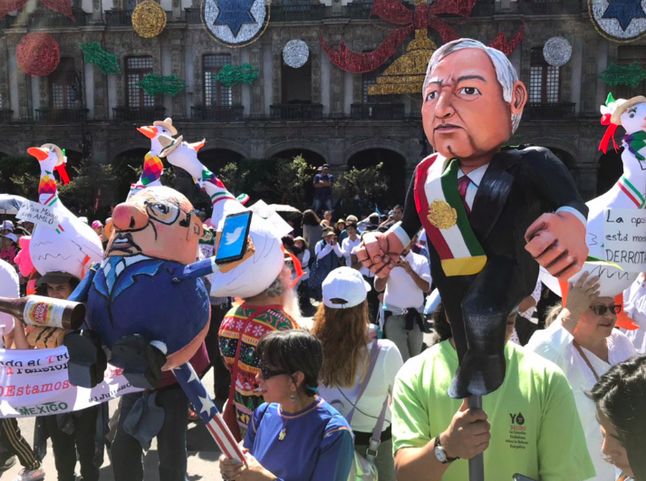 Miles celebran en el Zócalo el primer año de gobierno de AMLO. (Jacinto Torres, Noticieros Televisa)
