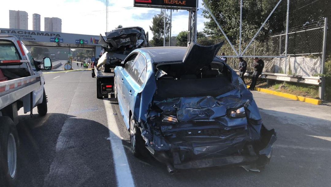 Foto: Tráiler embistió varios autos particulares sobre la autopista Chamapa-Lechería, 13 diciembre 2019