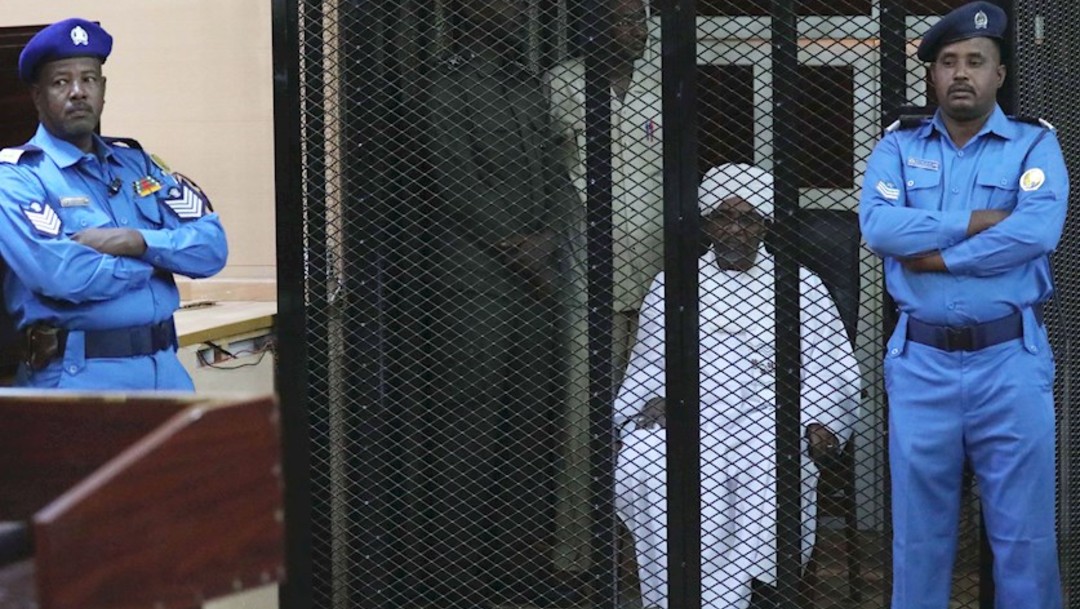 Foto: Un tribunal de Jartum condenó al expresidente sudanés Omar al Bashir, 14 diciembre 2019