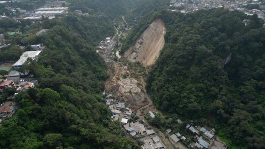 Foto: Un alud en Santa Catarina Pinula, Guatemala, provocó la muerte de cientos de personas