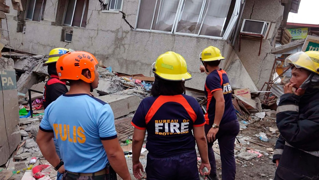 Ascienden a 7 los muertos por el sismo de 6.8 en Filipinas