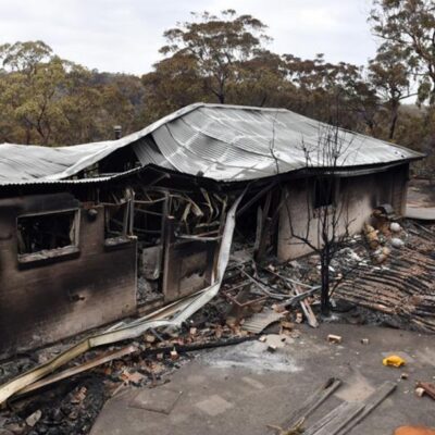 Continúan destrozos por oleada de incendios en Australia
