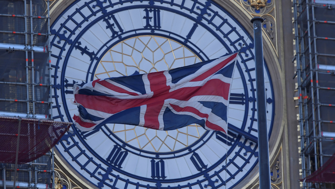 FOTO Big Ben renovado repicará campana en Londres para Año Nuevo (Reuters)
