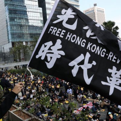 Caen turismo y ventas minoristas en Hong Kong por protestas