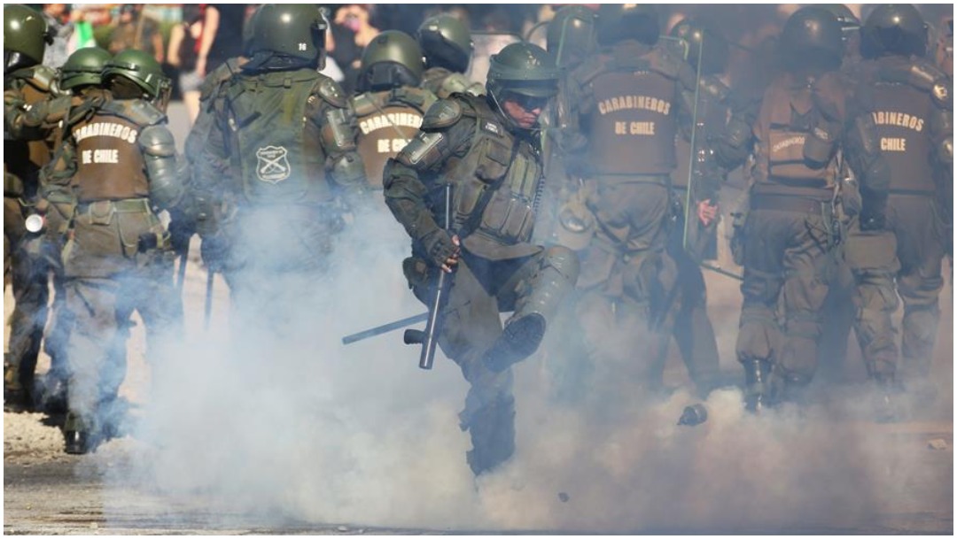Imagen: Procesan a policía que atropelló a manifestante en Chile, 21 de diciembre de 2019 (EFE)