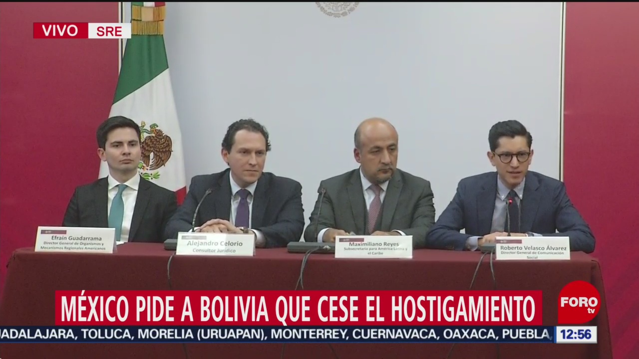 conferencia sobre el asedio a la embajada de mexico en bolivia