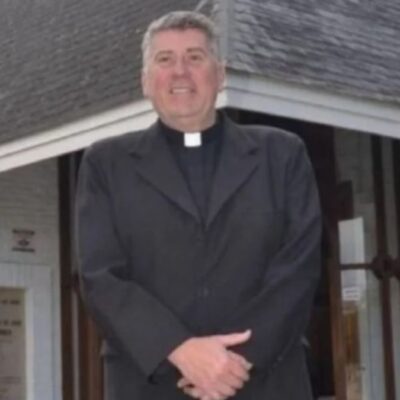 Se suicida sacerdote católico acusado de abusos sexuales