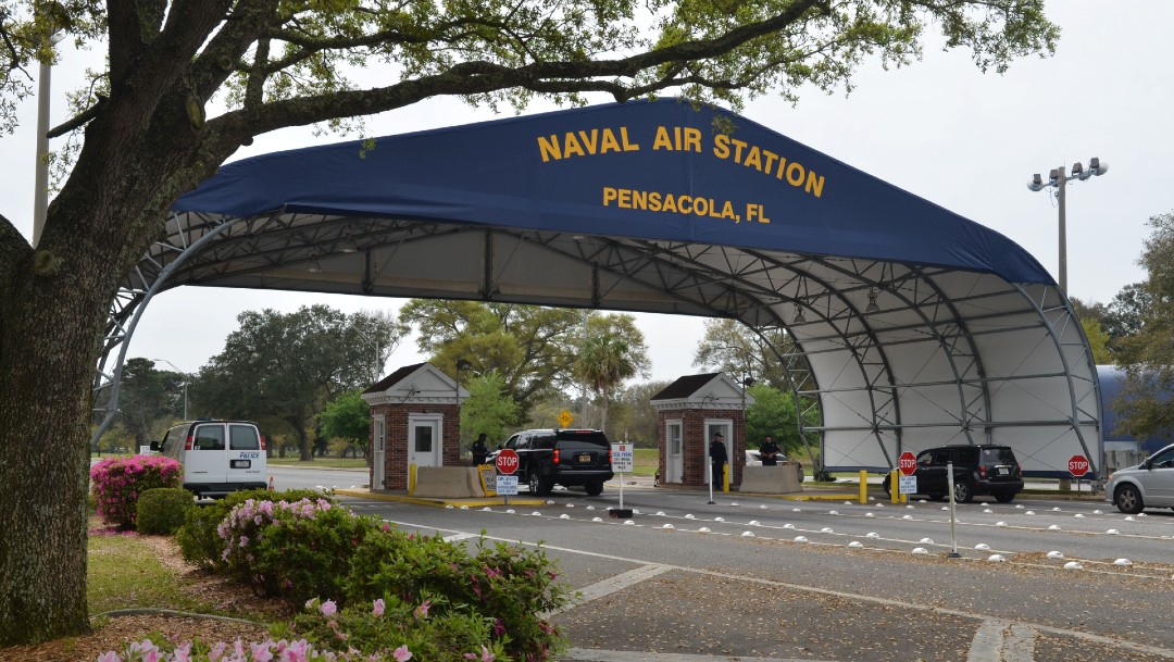 Foto: EE.UU. investiga vínculo entre ciberataque en Pensacola y tiroteo en base naval