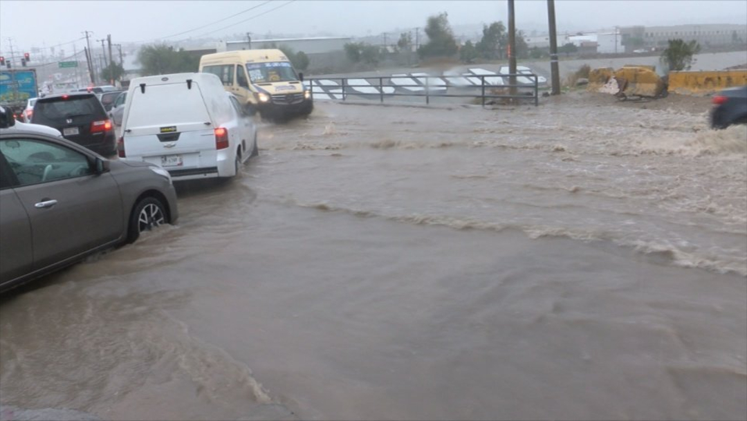 Foto: Lluvias en Tijuana dejan nuevas inundaciones y deslaves, 4 de diciembre de 2019 (Twitter @esqueda_r1)