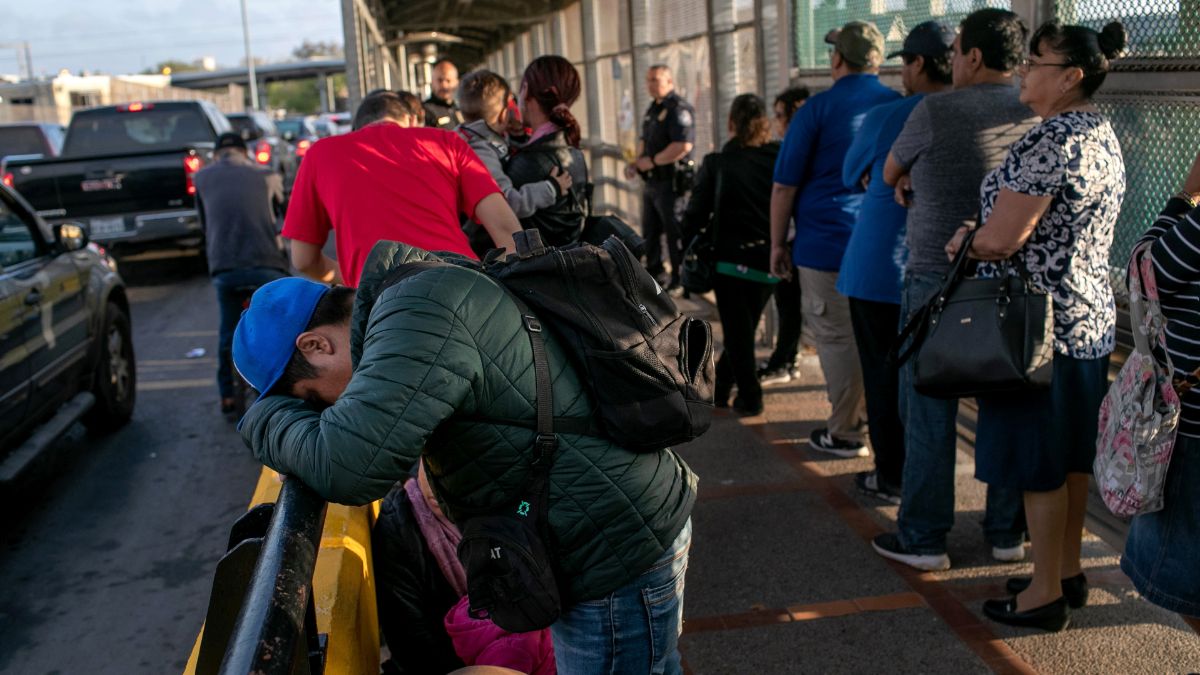 Foto: Un grupo de migrantes intentado cruzar a Estados Unidos. Getty Images
