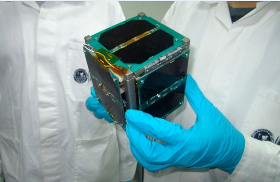Foto: CubeSat es un estándar de diseño de nanosatélites, cuya estructura es escalable en cubos de 10 cm de arista y una masa inferior a 1.33 kg