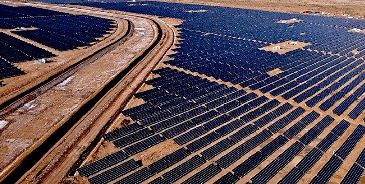 La Kamuthi Solar Power Project fue construida en sólo 8 meses con un presupuesto de 679 millones de dólares