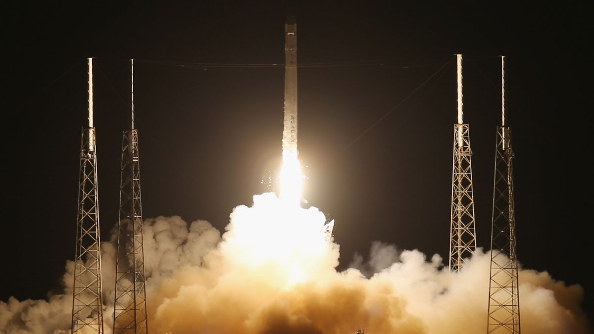 Foto: Un cohete SpaceX Falcon 9 despegó de la plataforma de lanzamiento en Cabo Cañaveral, Florida. Getty Images