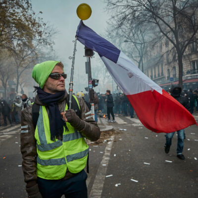 Gobierno de Francia sigue firme en reforma de pensiones, a pesar de protestas