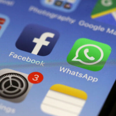 ¿Por qué al abrir WhatsApp aparece la leyenda 'De Facebook'?