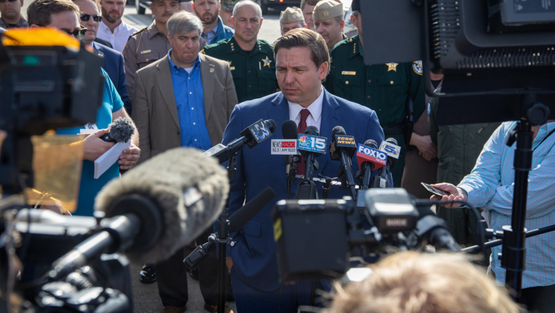 Gobernador de Florida viajó a Pensacola para hablar con los periodistas, el 06 de dicimbre de 2019