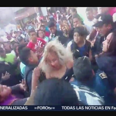 Golpean y detienen a dos mujeres por presunto robo de niños en Tláhuac