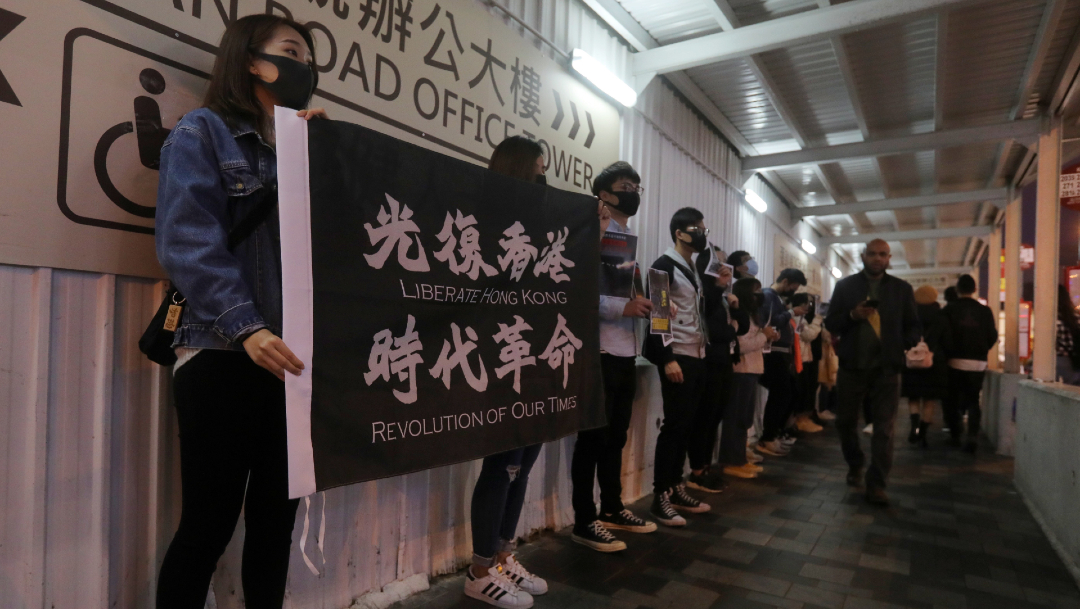 FOTO Protesta en Hong Kong en vísperas del Año Nuevo 2020 (EFE)