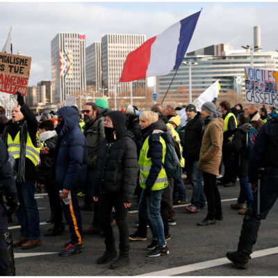 Se paraliza Francia por tercer día de huelga general