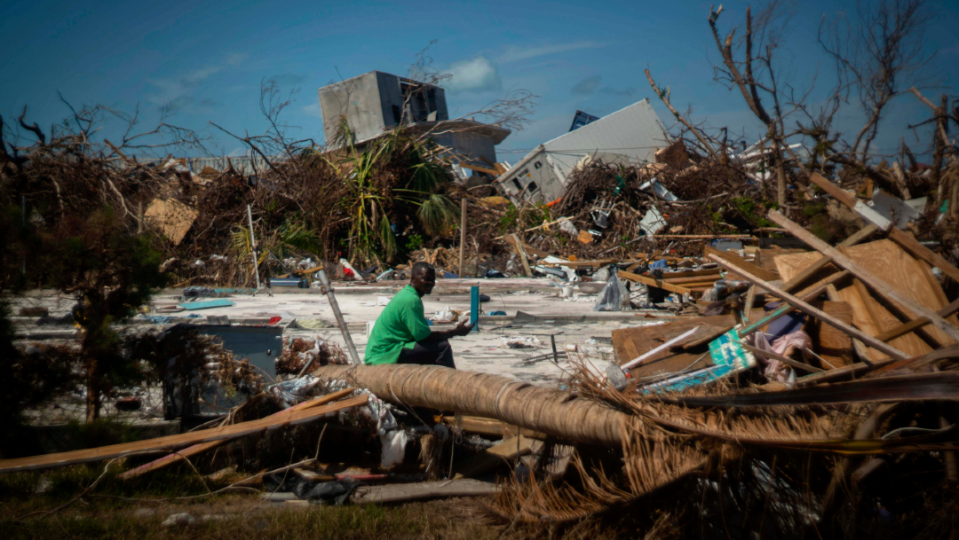 Foto: Los restos de lo que solía ser una casa, en un vecindario destruido por el huracán Dorian, en Abaco, Bahamas, 12 diciembre 2019